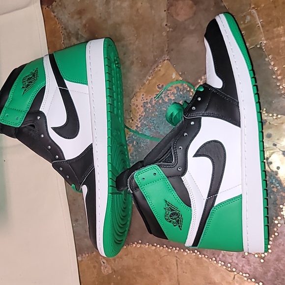 Nike Jordan One high Retro Lucky Green. Worn once.   Men's size 13 - Picture 14 of 16